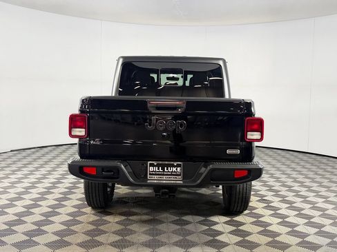 Used 2023 Jeep Gladiator Overland w/ Popular Equipment Package AWD/4WD image 9