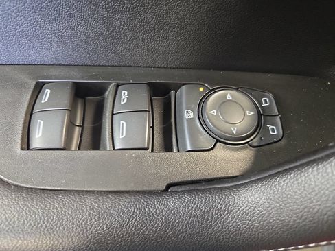 Used 2025 Chevrolet Blazer LT AWD/4WD image 31