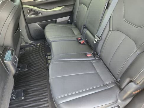 Certified 2027 INFINITI QX60 Luxe w/ Cargo Package FWD image 12