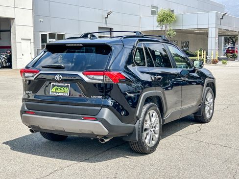 Used 2020 Toyota RAV4 Limited FWD image 6