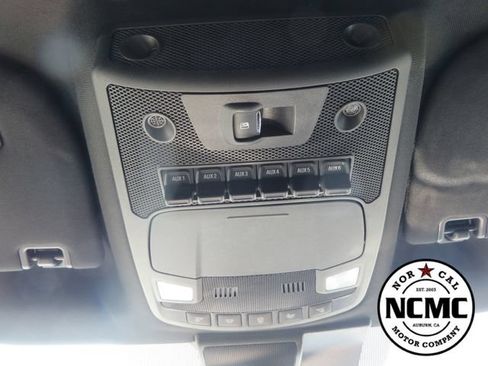 Used 2022 Ford F350 Platinum w/ FX4 Off-Road Package AWD/4WD image 28