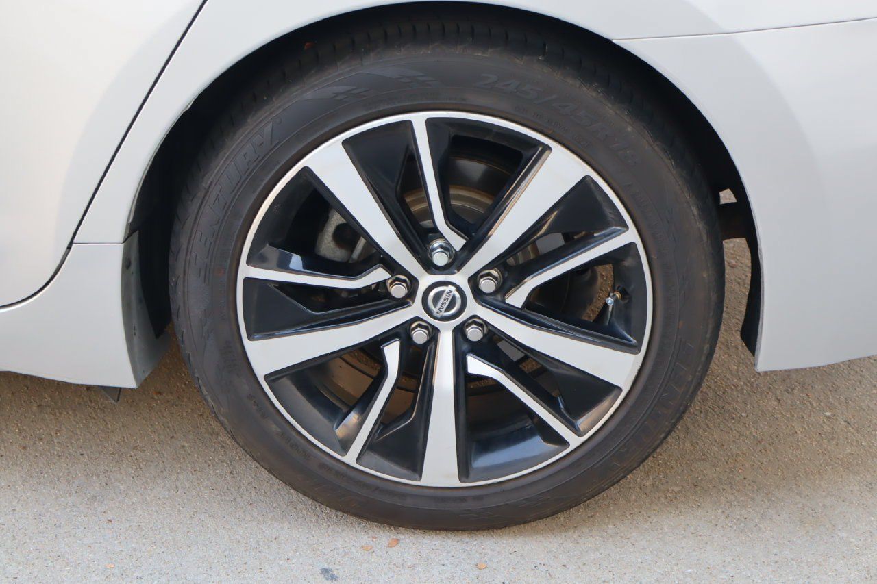 Used 2022 Nissan Maxima SV w/ Floor Mat Group FWD image 25