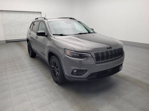 Used 2023 Jeep Cherokee Altitude Lux image 13