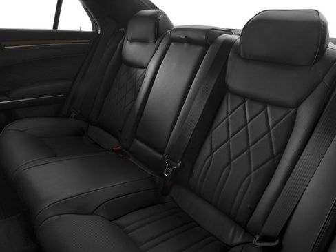 Used 2017 Chrysler 300 C Platinum w/ Safetytec Plus Group AWD/4WD image 15