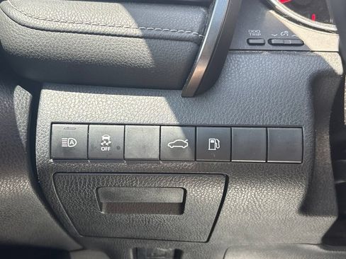 Used 2018 Toyota Camry XSE FWD image 26