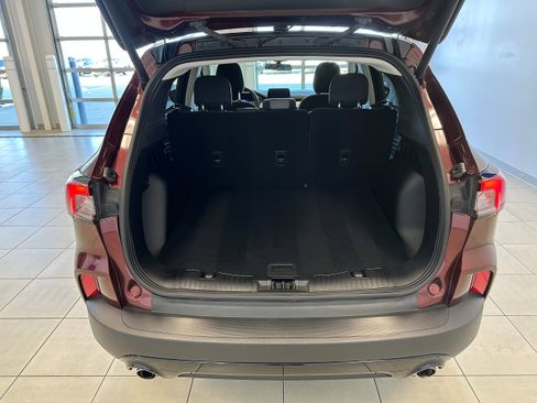 Used 2021 Ford Escape SE w/ SE Sport Appearance Package image 7