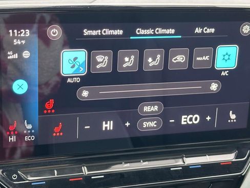 Used 2023 Volkswagen ID.4 Pro S Plus image 17