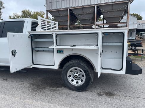 Used 2024 Chevrolet Silverado 3500 W/T w/ WT Fleet Convenience Package image 4