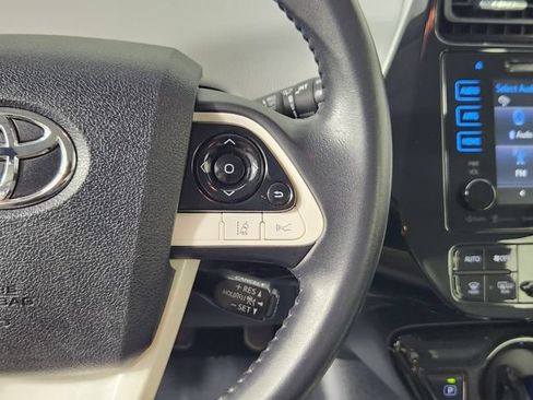 Used 2016 Toyota Prius Three Touring w/ Preferred Accessory Package FWD image 26