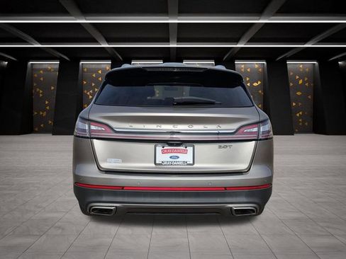 Used 2019 Lincoln Nautilus FWD image 5