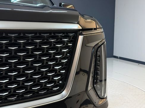 Certified 2025 Cadillac Escalade ESV Premium Luxury image 10