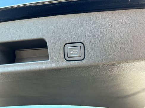 New 2026 GMC Acadia Elevation w/ Elevation Premium Package AWD/4WD image 36