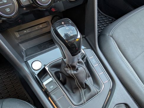 Used 2024 Volkswagen Taos SE w/ Panoramic Sunroof Package image 31