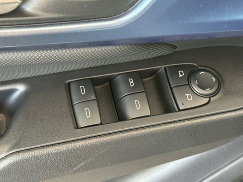 Used 2025 Chevrolet Equinox EV LT w/ Convenience Package image 18