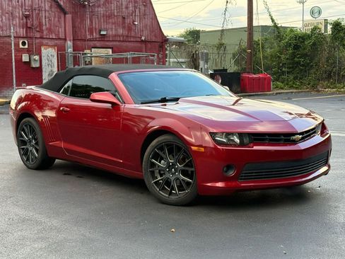 Used 2015 Chevrolet Camaro LT RWD image 2