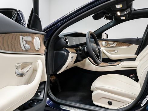 Used 2023 Mercedes-Benz E 350 4MATIC Sedan image 27