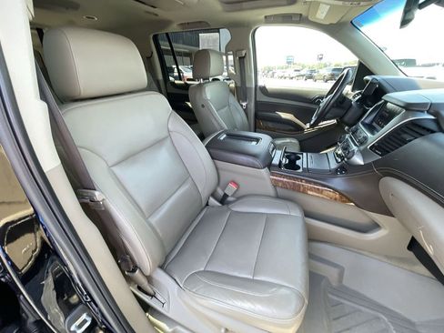 Used 2019 Chevrolet Suburban Premier RWD image 29