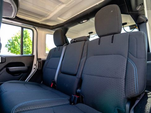 Used 2024 Jeep Wrangler Unlimited Rubicon 4xe AWD/4WD image 38