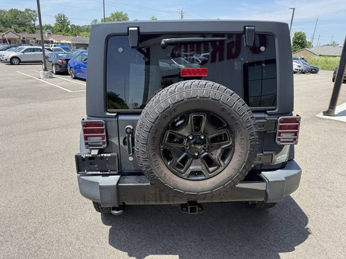 Used 2017 Jeep Wrangler Unlimited Sport AWD/4WD image 9