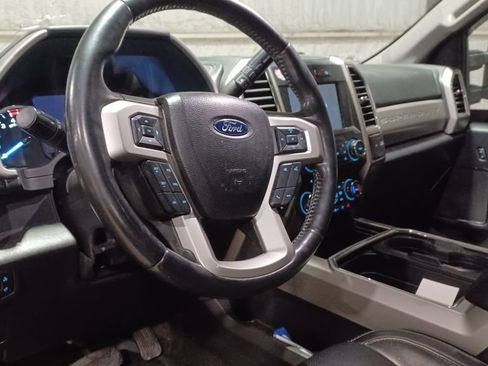 Used 2018 Ford F250 Lariat w/ Chrome Package image 4