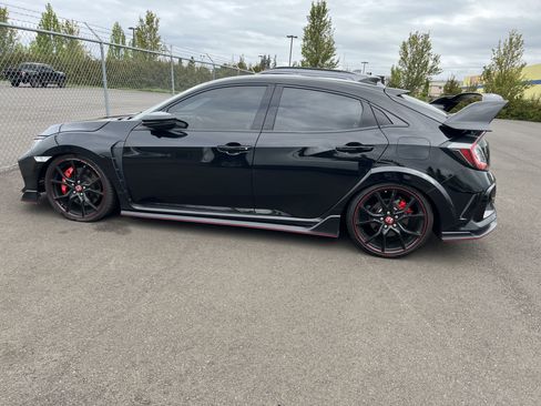 Used 2021 Honda Civic Type R image 2