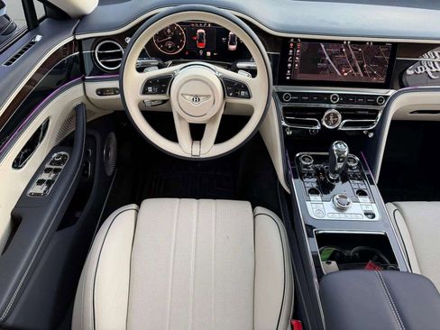 Certified 2024 Bentley Flying Spur V8 image 42