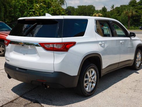 Used 2021 Chevrolet Traverse LS FWD image 9