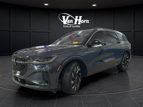 Used 2024 Lincoln Nautilus Black Label w/ Jet Appearance Package (87T) AWD/4WD image 3
