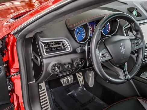 Used 2015 Maserati Ghibli RWD image 26
