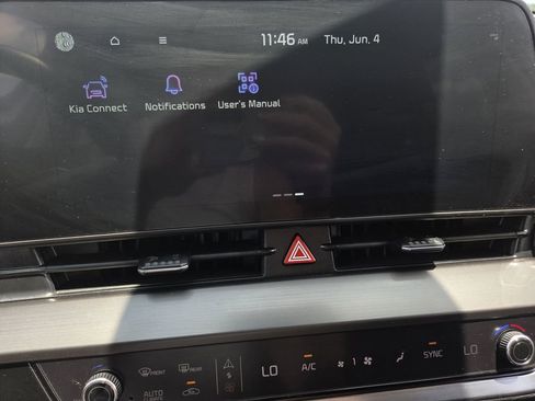 Used 2024 Kia Sportage EX FWD image 11