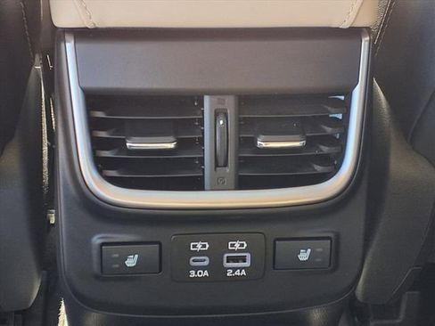 Certified 2025 Subaru Outback Limited image 11