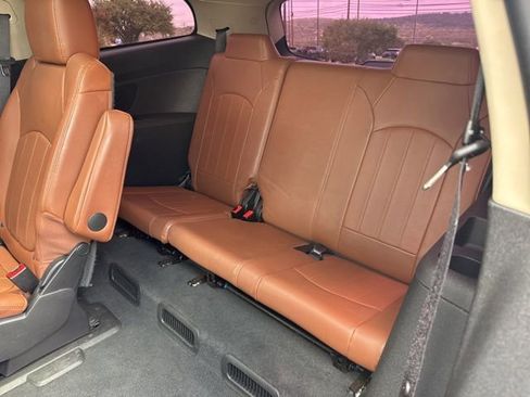 Used 2017 Chevrolet Traverse Premier image 18