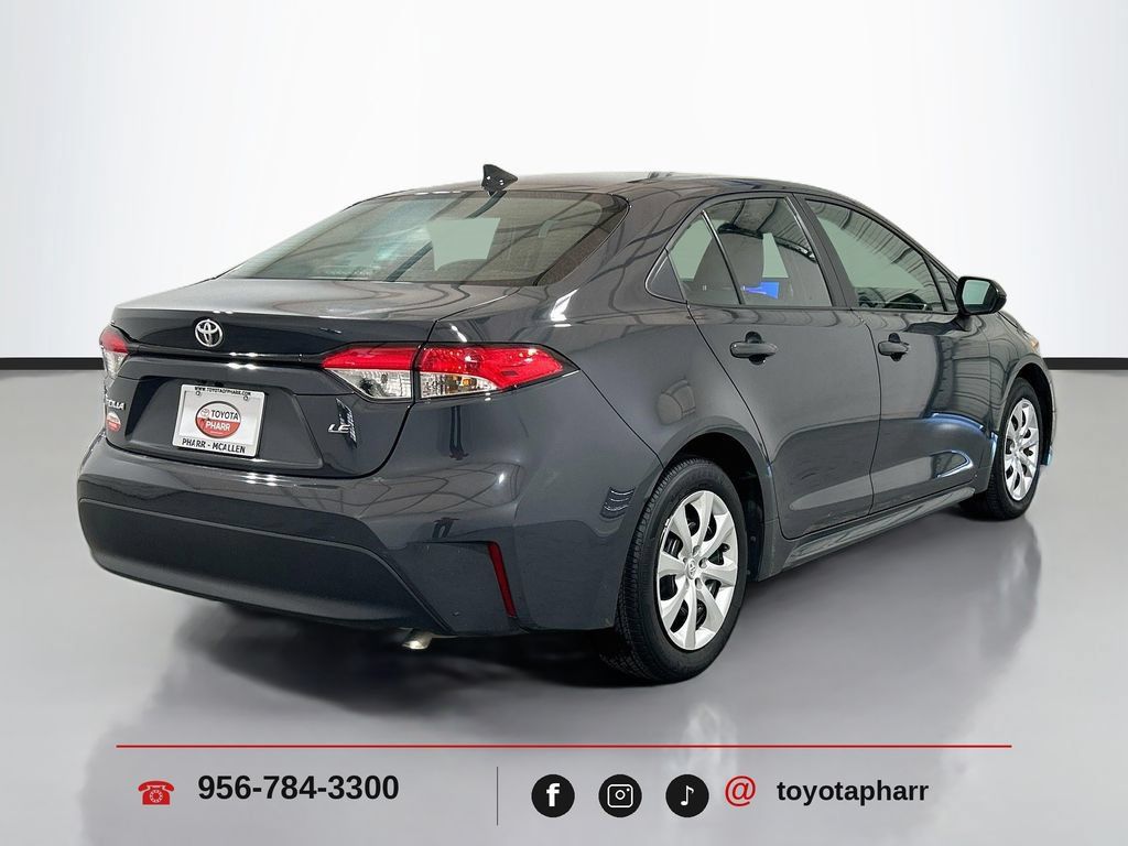 Used 2025 Toyota Corolla LE FWD image 4