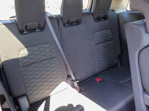 Used 2022 Nissan Pathfinder SV image 11