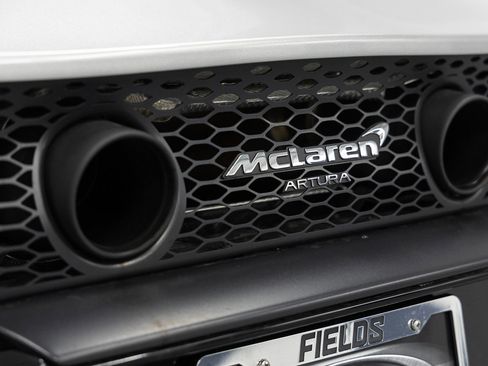 Used 2023 McLaren Artura image 21