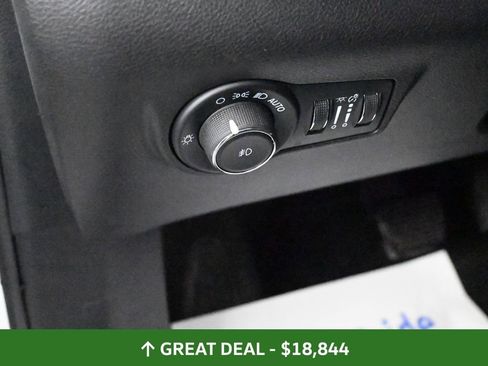 Used 2024 Jeep Compass Latitude image 27
