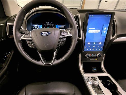 Used 2022 Ford Edge SEL w/ Convenience Package image 5