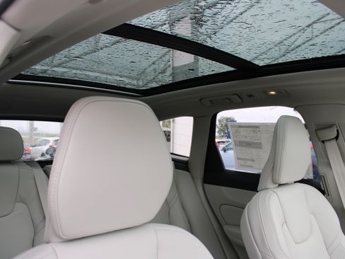 New 2026 Volvo XC60 B5 Ultra w/ Climate Package image 39