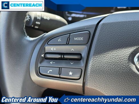 Used 2023 Hyundai Venue SEL FWD image 18