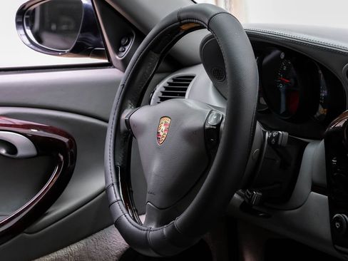 Used 2004 Porsche 911 Carrera 4S image 17