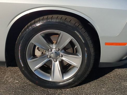 Used 2022 Dodge Challenger SXT image 11