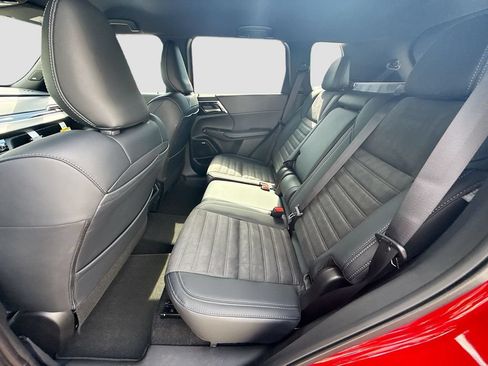 Used 2026 Mitsubishi Outlander LE FWD image 22