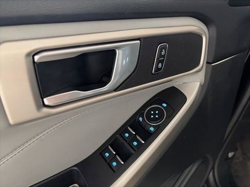 Used 2023 Ford Explorer XLT w/ Equipment Group 202A image 14