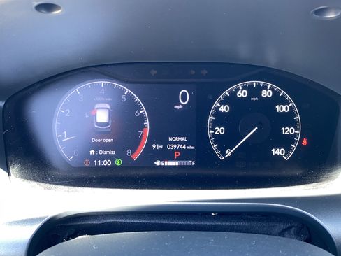 Used 2023 Honda HR-V LX image 29