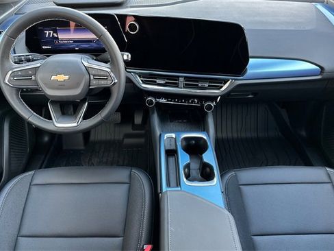 New 2026 Chevrolet Equinox EV LT image 18