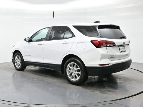 Used 2023 Chevrolet Equinox LS w/ LS Convenience Package image 5