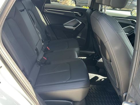 Used 2025 Audi Q3 2.0T Premium w/ Convenience Package image 13