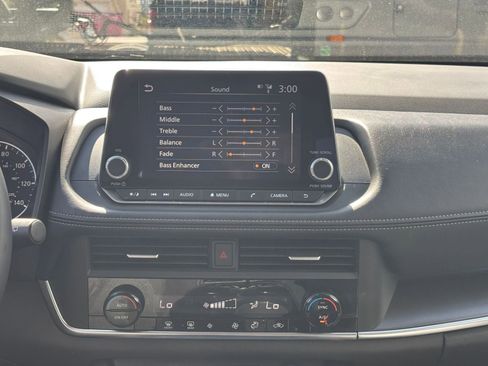 Used 2025 Nissan Rogue SV AWD/4WD image 17