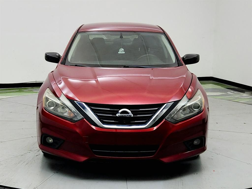 Used 2017 Nissan Altima 2.5 SR w/ Midnight Edition Package FWD image 2