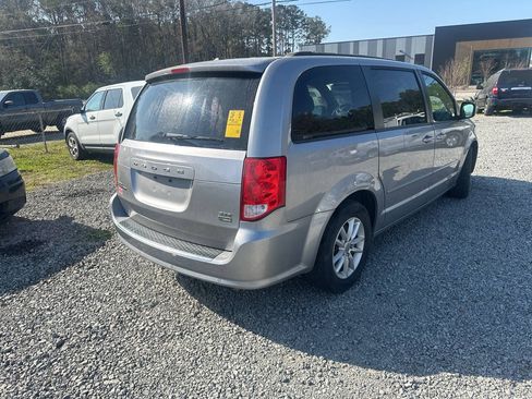 Used 2016 Dodge Grand Caravan SXT w/ UConnect Hands-Free Group FWD image 8
